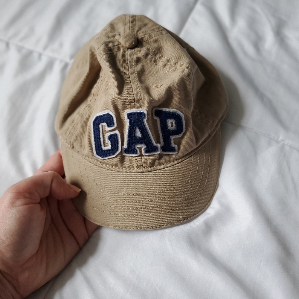 Gap hat sz S/M